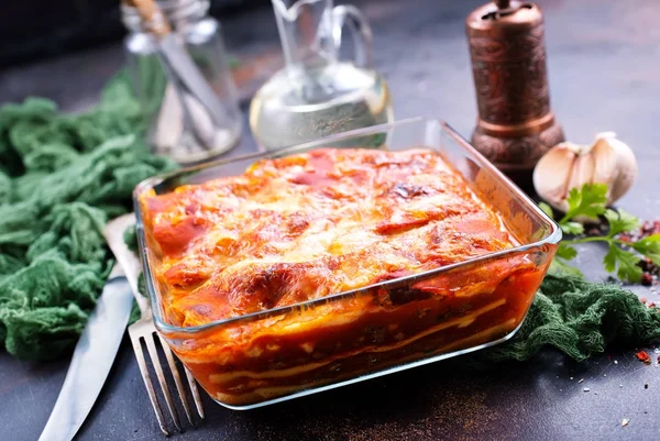 Lasagna with tomato sauce — Stock Photo, Image