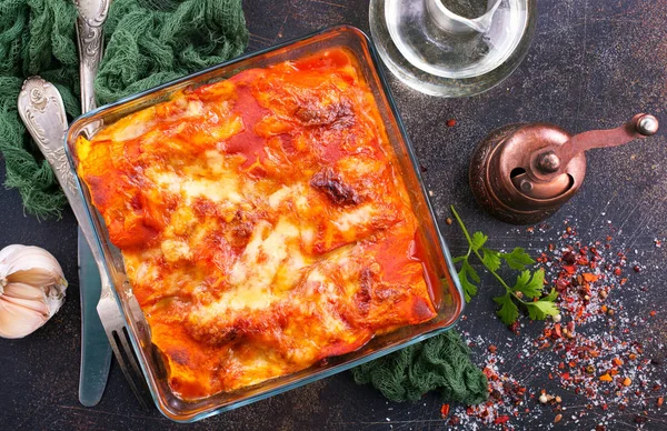 Lasagna with tomato sauce — Stock Photo, Image