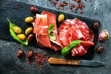 İştah açıcı parma jambonu