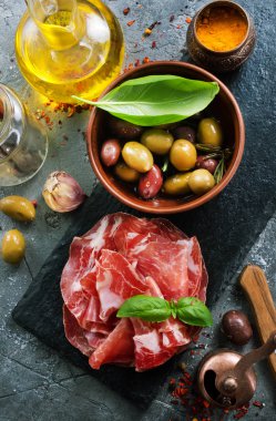 İştah açıcı parma jambonu