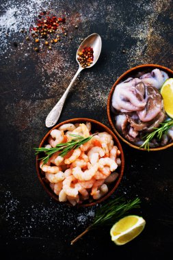 Deniz ürünleri ahtapot ve karides