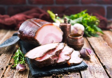 füme domuz yağı dilimlenmiş 