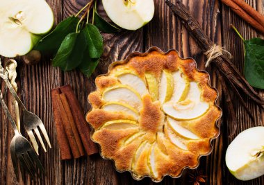 Tarçınlı elmalı turta. 