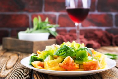 taze domates salatası 