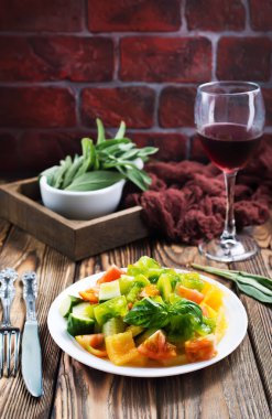 taze domates salatası 