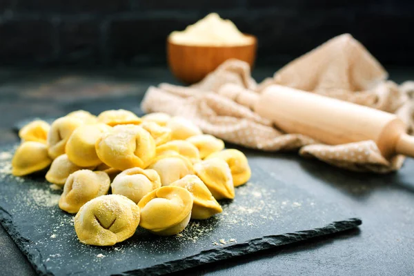 Fresh raw dumplings — Stock Photo, Image