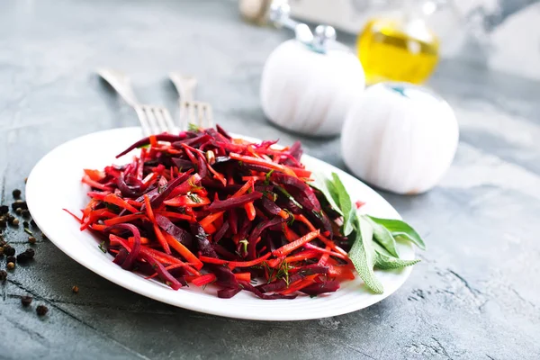 Salad with carrot and raw beet — Stock Photo, Image