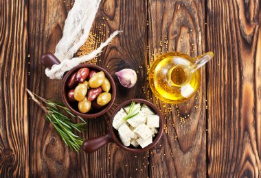 peynir ve zeytin kase