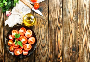 Taze olgun domatesler 