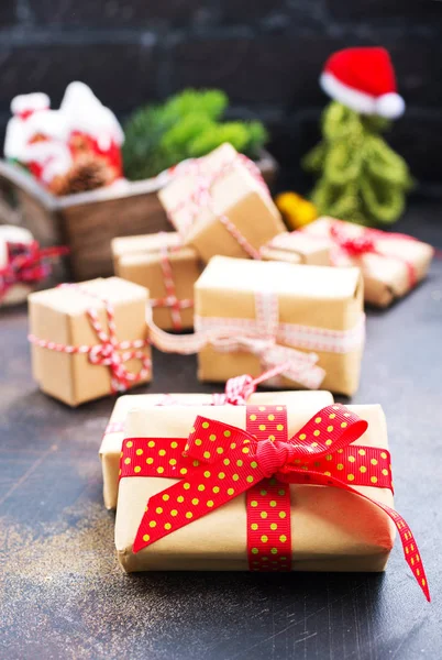Куча подарочных коробок на Рождество — стоковое фото