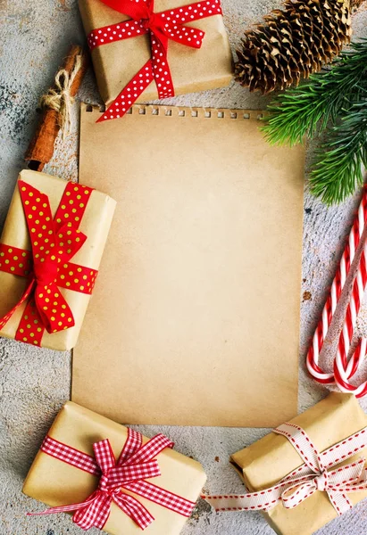 Jul bakgrund med blankt papper, — Stockfoto