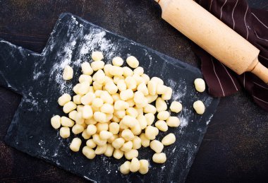 çiğ Patates gnocchi 