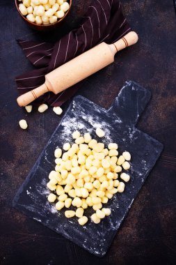 çiğ Patates gnocchi  