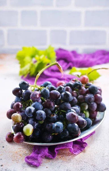 Fresh black  grapes — Stock Photo, Image