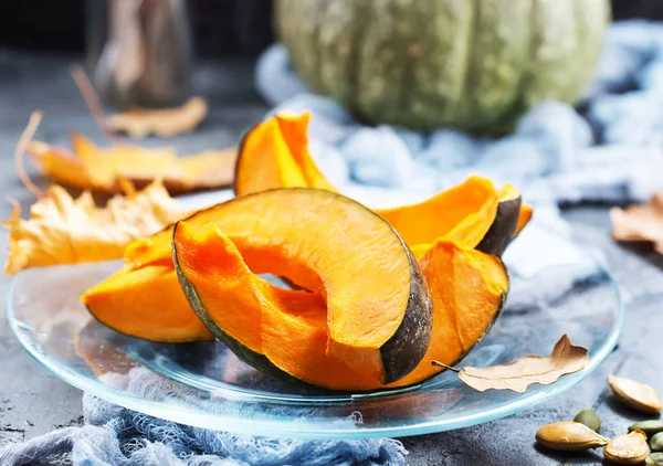 Sliced raw pumpkin — Stock Photo, Image