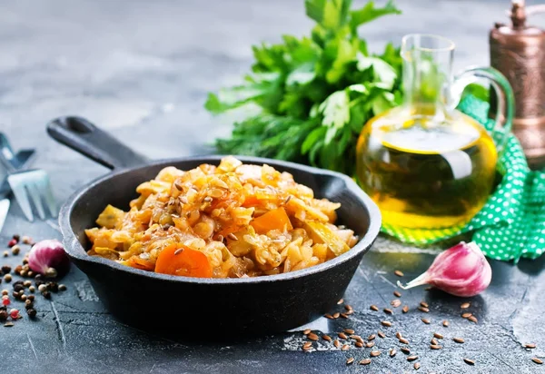 Cabbage stew in pan — Stock Photo, Image