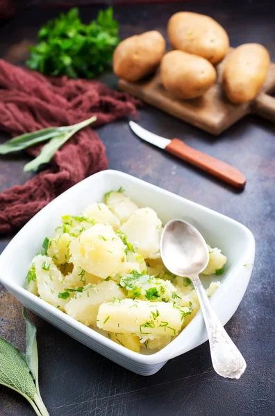 Gekookte Aardappel Witte Kom Een Tafel — Stockfoto