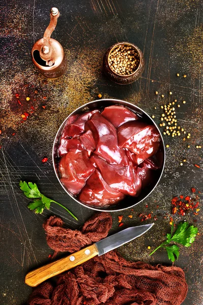 Ruwe lever met spice — Stockfoto