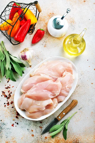 Filetto di pollo in piatto — Foto Stock