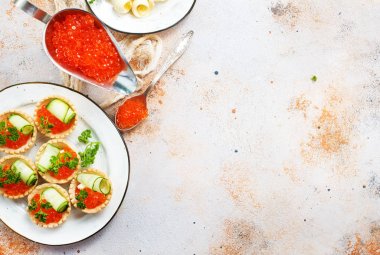 tereyağı ve havyar tablo ile tartalets 