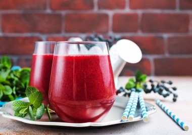 berry yüzlü bardaklarda yakından görmek