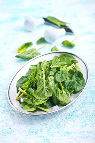 Fresh Spinach Leaves Plate Table — Stock Photo, Image