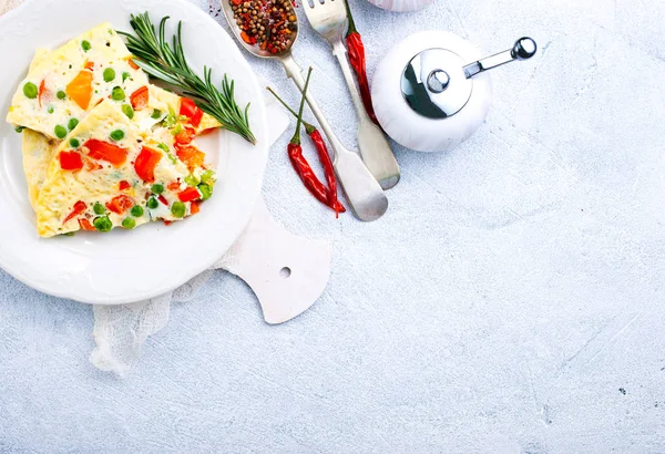 Tortilla Con Hortalizas Desayuno Mesa —  Fotos de Stock