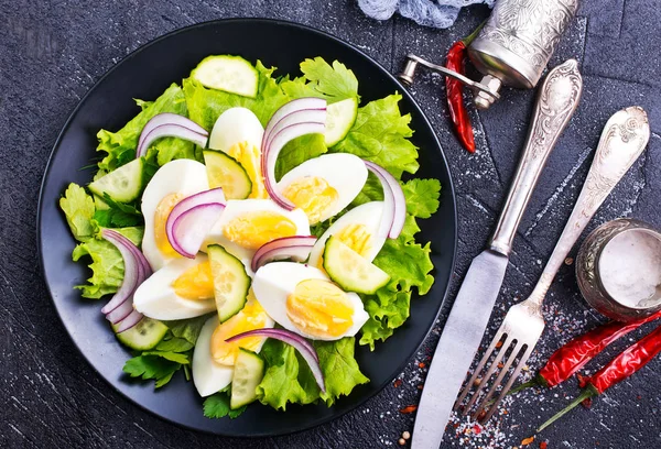 Salad Boiled Eggs Black Plate Table — Stock Photo, Image