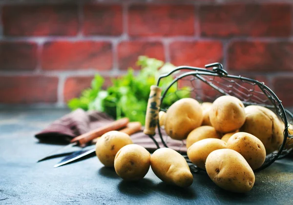 Rauwe Aardappelen Aardappelen Metalen Mand — Stockfoto
