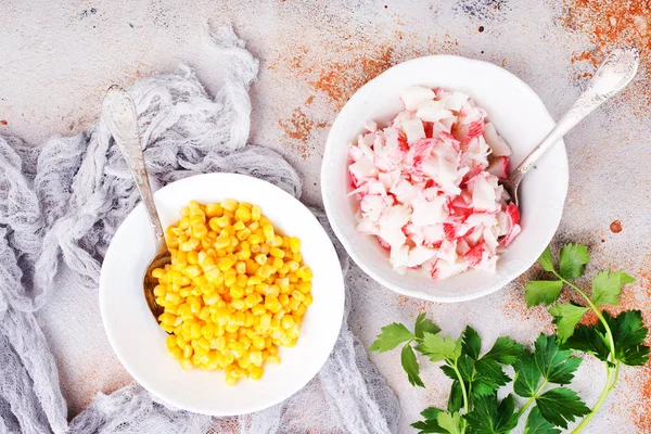 Sockermajs Och Crab Sticks Ingredienser För Sallad Närbild — Stockfoto