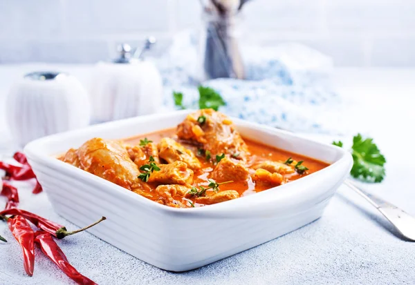 Vue Rapprochée Curry Poulet Épicé Dans Bol Céramique — Photo