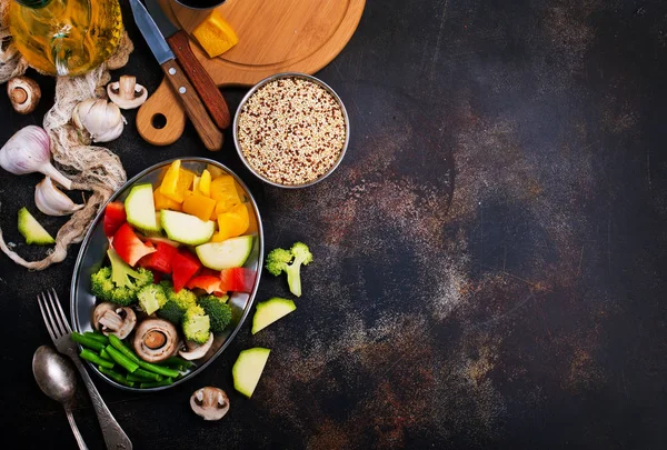 Vista Cerca Verduras Crudas Champiñones Sobre Una Mesa —  Fotos de Stock