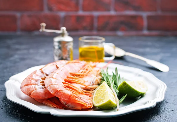 Boiled Shrimps Salt Lemon Plate — Stock Photo, Image