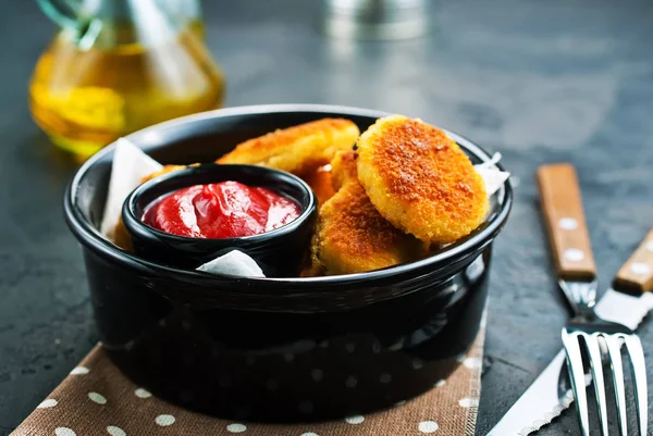 Gebratene Chicken Nuggets Mit Sauce Der Pfanne — Stockfoto