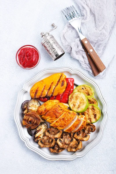 Grilled Chicken Meat Vegetables Plate — Stock Photo, Image
