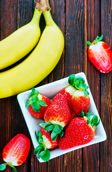 Banaan Aardbei Houten Tafel — Stockfoto