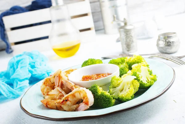Fried Shrimps Boiled Broccoli Sauce — Stock Photo, Image