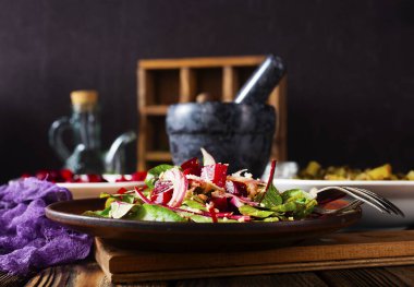 Pancar fıstıklı salata ve aroma yağı