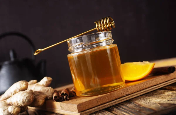 Glass Bank Honey Ginger Lemon Cinnamon — Stock Photo, Image