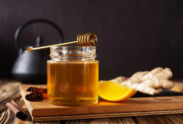 Glass Bank Honey Ginger Lemon Cinnamon — Stock Photo, Image