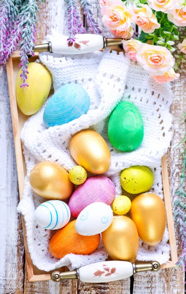 Kleur Paaseieren Een Tafel Paasachtergrond — Stockfoto