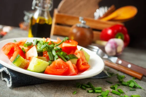 Ensalada Fresca Con Tomate Pepino Plato — Foto de Stock
