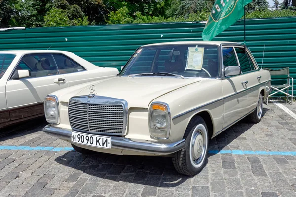 Kharkiv Ukraine Mai 2017 Rétro Mercedes Benz W123 Fabriquée 1980 — Photo