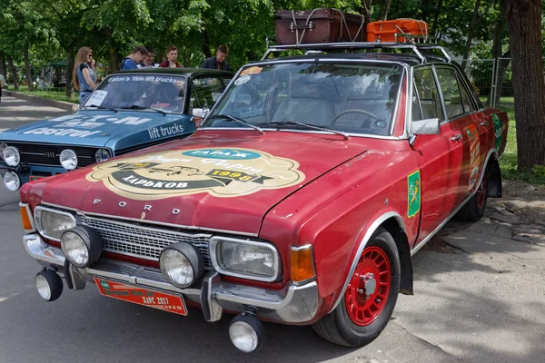 Kharkiv Ukraine May 2017 Retro Car Cherry Colored Ford Manufactured — Stock Photo, Image