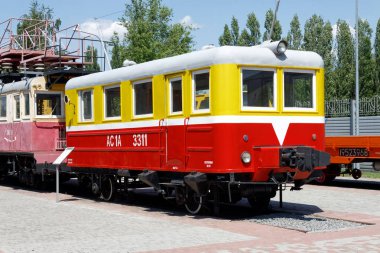 Kharkiv, Ukrayna - 5 Haziran 2017: Eski demiryolu dizel araç Kharkiv demiryolu Müzesi'nde. Kharkiv Ukrayna 