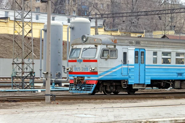 Χάρκοβο Ουκρανία Μαρτίου 2012 Σιδηρόδρομοι Επιβατική Αμαξοστοιχία Χάρκοβο Επιβατικό Σιδηροδρομικό — Φωτογραφία Αρχείου