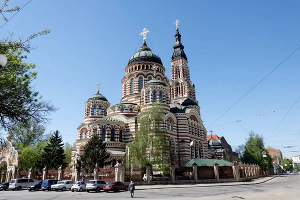 Kharkiv, Ukrayna güneşli bahar günü duyuru katedralde (1901)