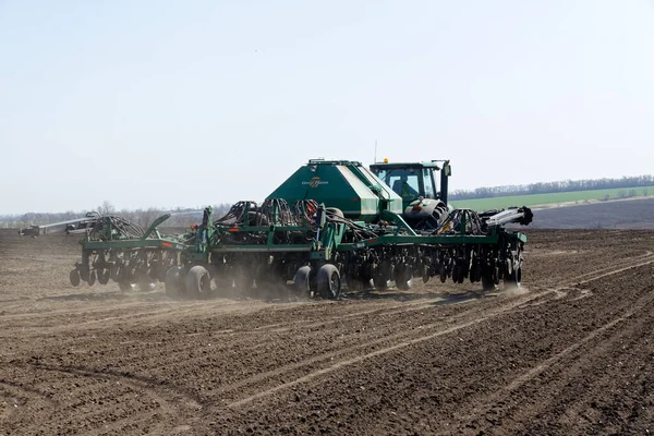 Kharkiv Ukraine April 2019 Green Tractor Trailed Seeder Working Field — Stock Photo, Image