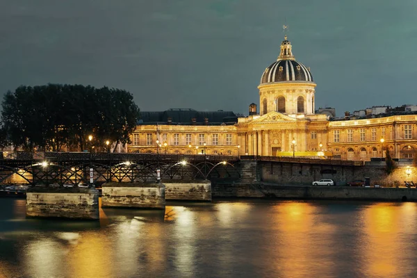 Seine met Pont des Arts a — Stockfoto