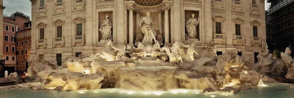 Fontána di Trevi closeup panorama — Stock fotografie